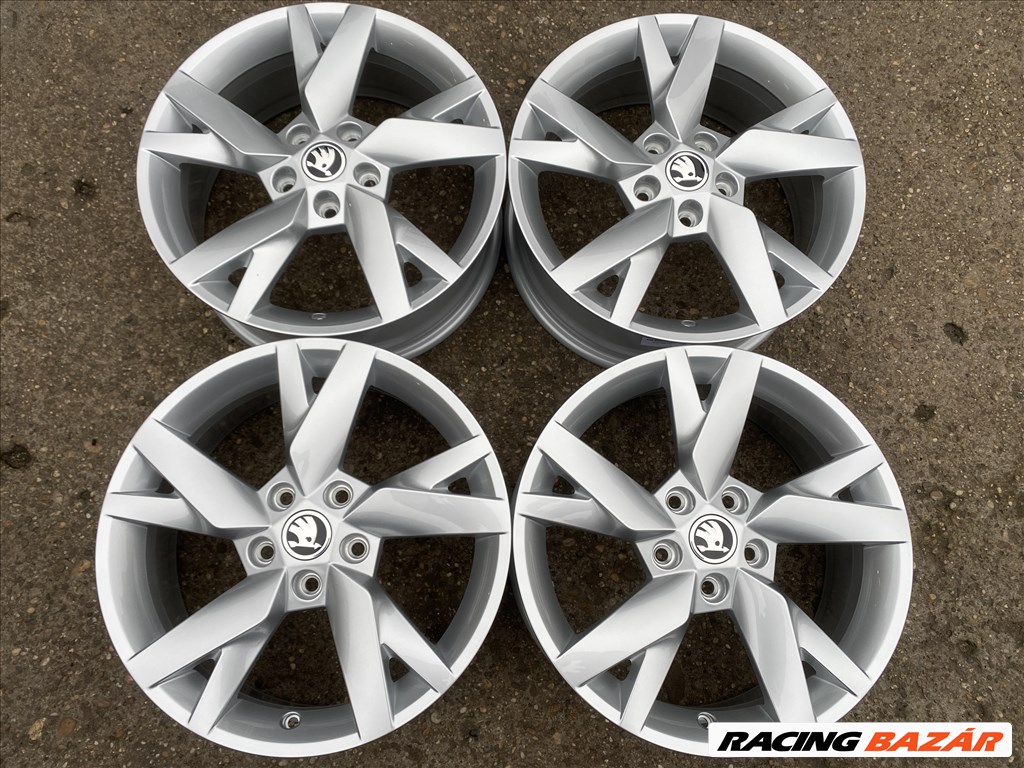 4db gyári 17" Skoda Octavia [Lyra] alufelni. (3829) 1. kép